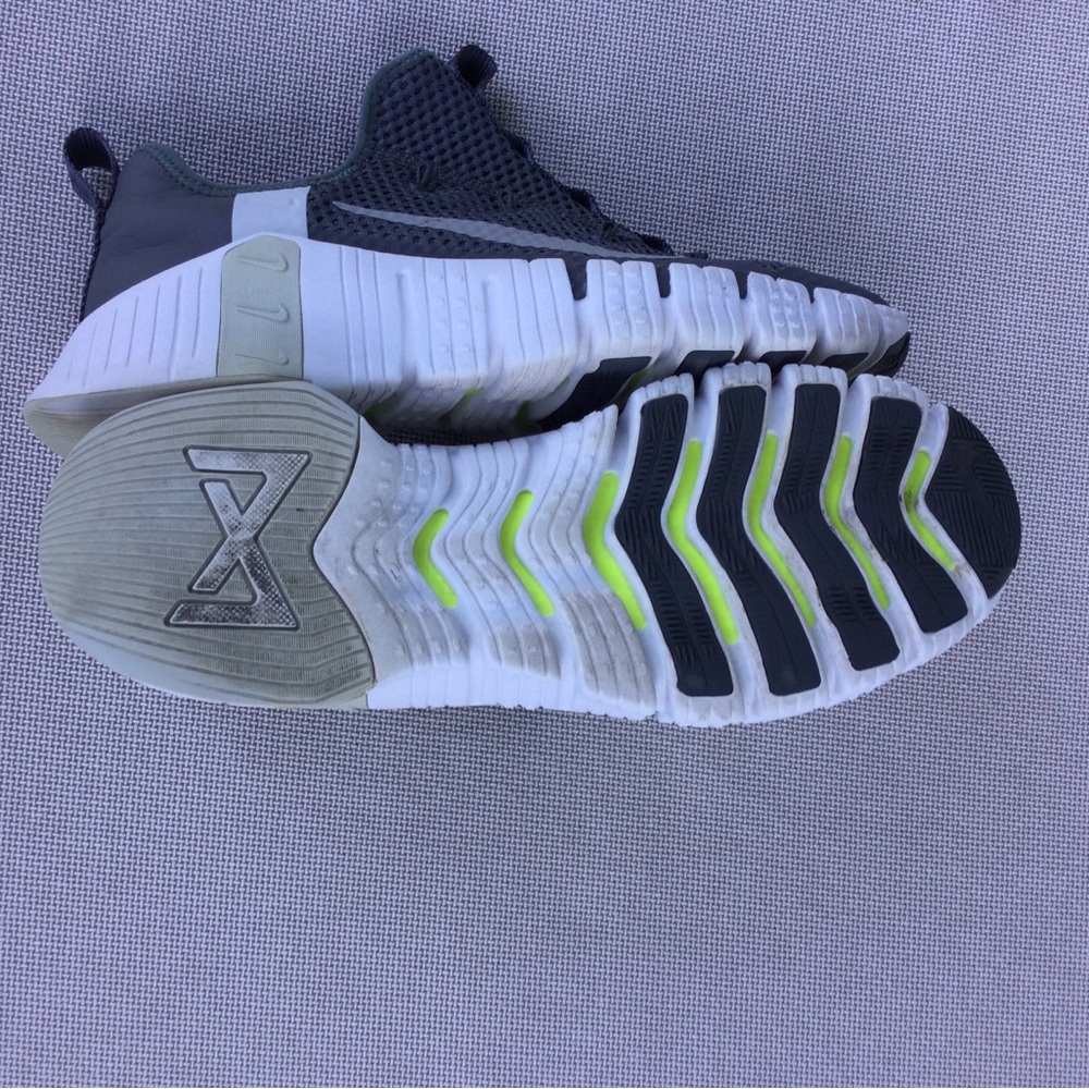 Nike Men’s Black, White & Neon Green Athletic Sneakers